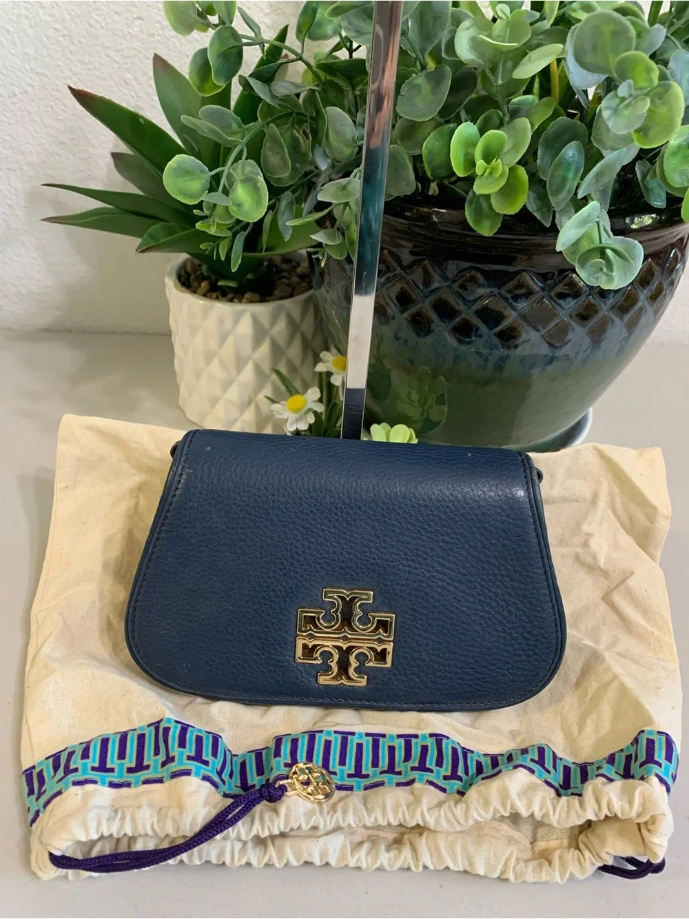 👜💕 Tory Burch Navy Leather Chain-Shoulder Crossbody Bag